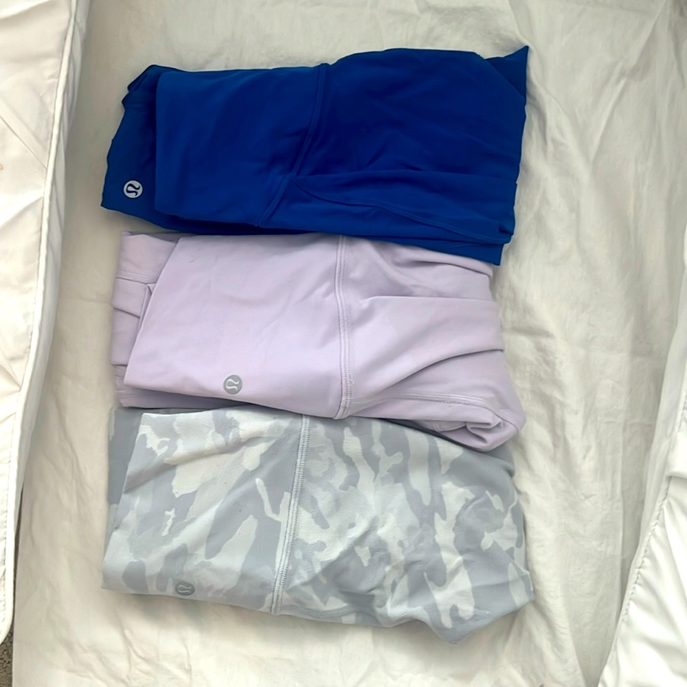 Lululemon leggings
Selling them SEPERATELY